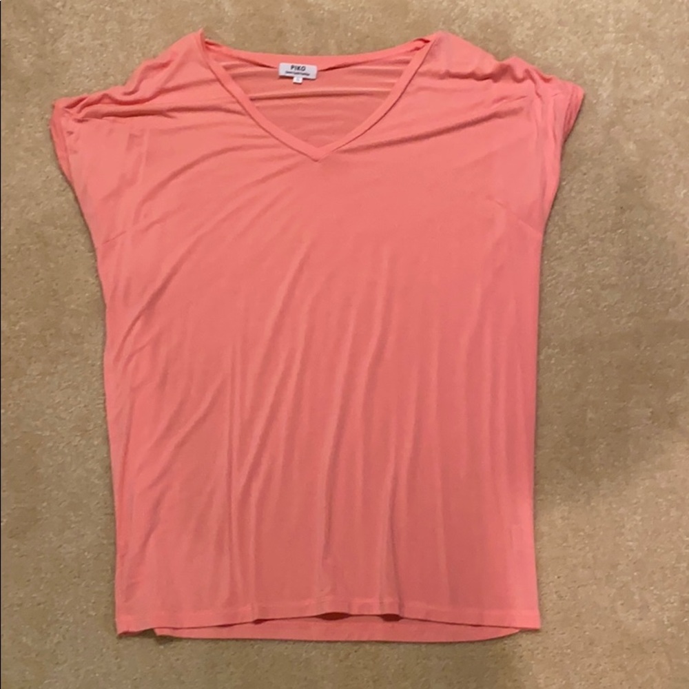 Piko Tunic. Peach color. Size Small. V neck.